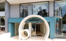 Amphitryon City Hotel